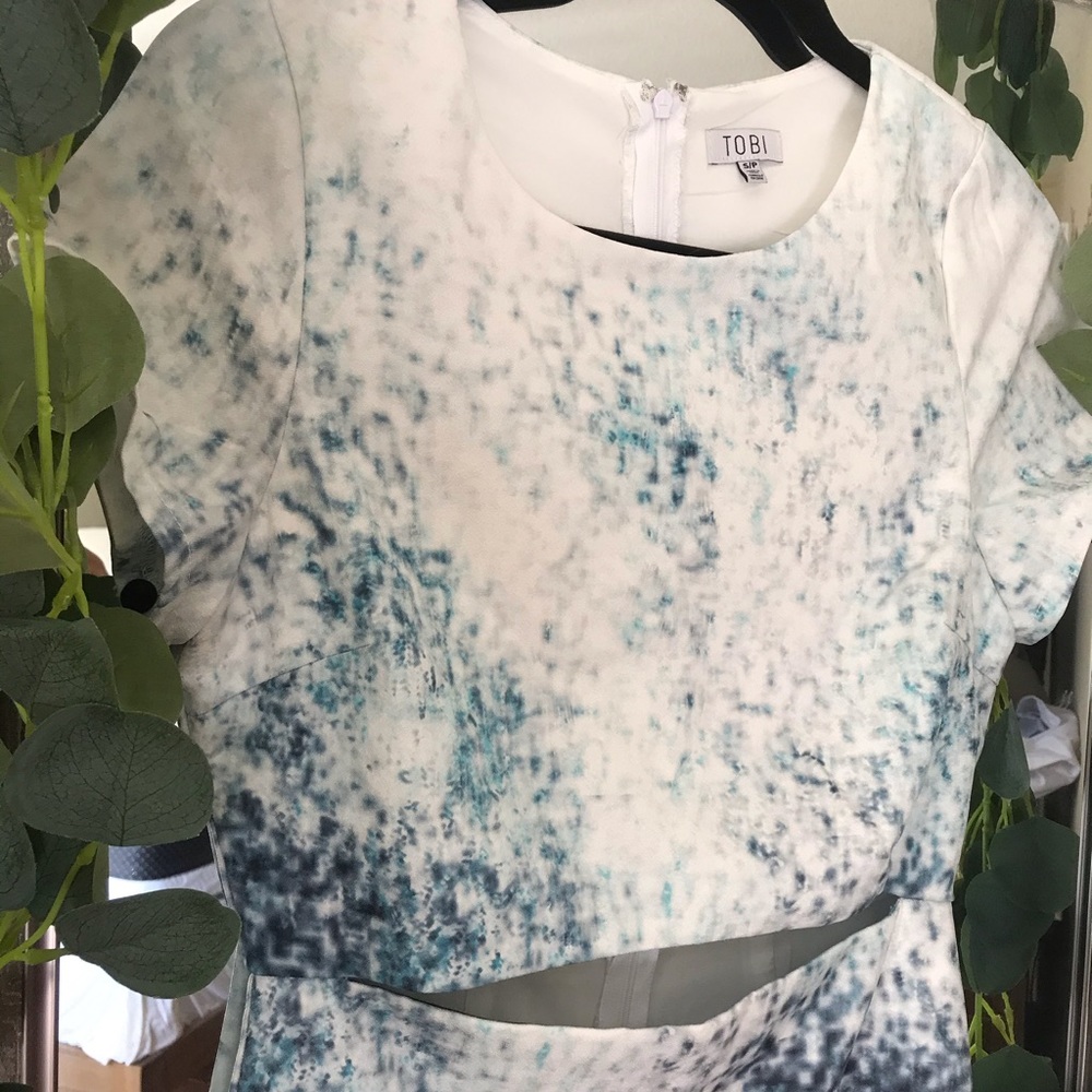 Tobi dress - Picture 2 of 5